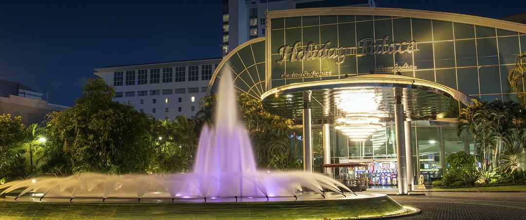 Holiday Palace là tổ hợp của khách sạn kèm sòng bạc Casino